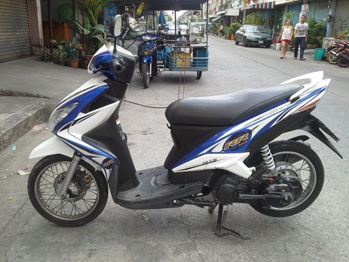 Mio 125 RR รถมือแรก พรบ. ภาษีครบไม่ขาด ถึง ตุลาคม2557 สตาร์ทมือเท้าได้ปกติ รถเครื่องเดิมดีมาก น้ำมันเครื่องเปลียนเรียบร้อยแล้วจ้า