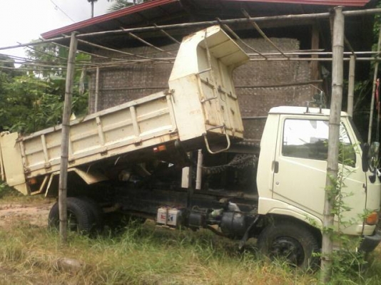 ขายรถ6ล้อดั้ม KM777 117 เครื่องดี คัสชีส์สวย เอกสารพร้อมโอนครับ