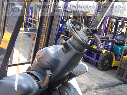 ขาย รถโฟล์คลิฟท์ KOMATSU รุ่น FD20T-15