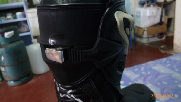 ขายรองเท้าขี่bigbikeซักคู่(มือสอง แต่สภาพป้ายแดง)6500 ขายรองเท้าขี่bigbikeซักคู่(มือสอง แต่สภาพป้ายแดง)6500