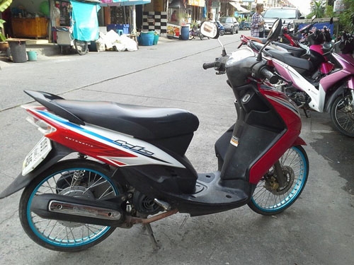 ขายด่วน mio ปี 51 ไฟคู่ สีแดง ขาว รถสวยมาก เครื่องเดิม แน่นๆ ขายพร้อมโอนให้ฟรีๆกันไปเลย ทดลองขับได้จ้า