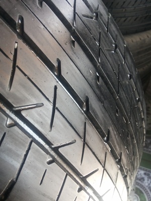 ขายยาง215/60/16 ปี 11/3เส้นปี10/1เส้น BRIDGESTONE TURANZA ER33 1 ชุด