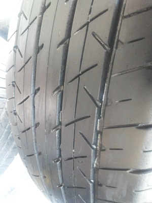 ขายยาง215/60/16 ปี 11/3เส้นปี10/1เส้น BRIDGESTONE TURANZA ER33 1 ชุด