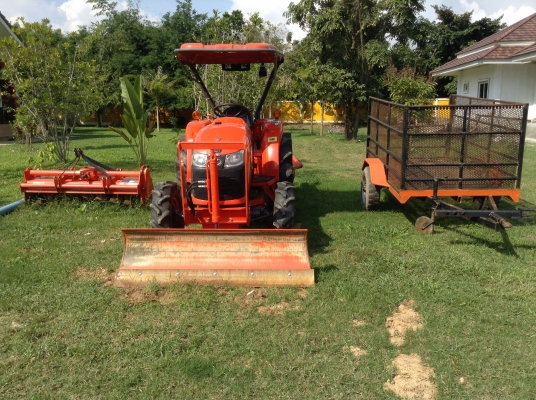 ขายรถแทรกเตอร์คูโบต้ารุ่น L3608 พร้อมอุปกรณ์ 4 ชิ้นสภาพสวยมาก