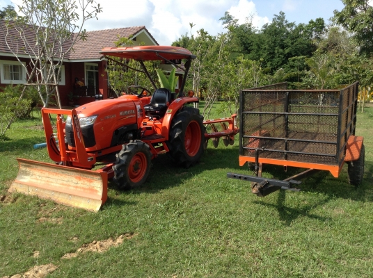 ขายรถแทรกเตอร์คูโบต้ารุ่น L3608 พร้อมอุปกรณ์ 4 ชิ้นสภาพสวยมาก