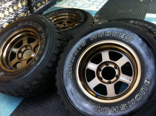 ล้อ TE 37x 16x8 Off -20 พร้อมยางMAXXIS BUCKSHOT 265/75/16 สภาพป้ายเเดง ล้อ TE 37x 16x8 Off -20 พร้อมยางMAXXIS BUCKSHOT 265/75/16 สภาพป้ายเเดง