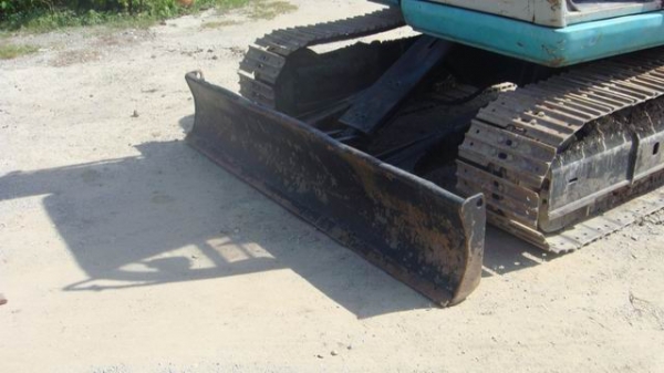 รถขุดตูดสั้นๆ พร้อมใบดนสวยๆ SK60SR S.T-01170 รถขุดตูดสั้นๆ พร้อมใบดนสวยๆ SK60SR S.T-01170