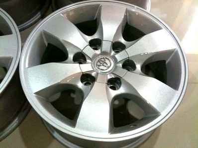 แม็กซ์ใหม่ TOYOTA  FORTUNER แท้  16 นิ้ว 6รู139ตจวส่งได้ครับ