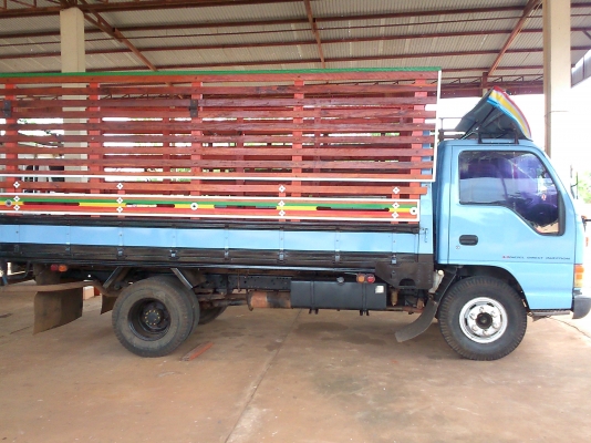 Isuzu 120แรง สวยๆ สภาพพร้อมใช้งาน คอกไม้ไหม่ๆ