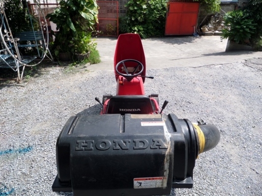 รถตัดหญ้า นั่งขับ HONDA 2013 เครื่อง 13 hp 2 ใบตัด