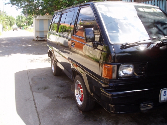 ขายรถตู้ไลท์เอท เกียร์ออโต้เครื่อง4เอสเบนซิน1800หัวฉีดติดแก๊ส