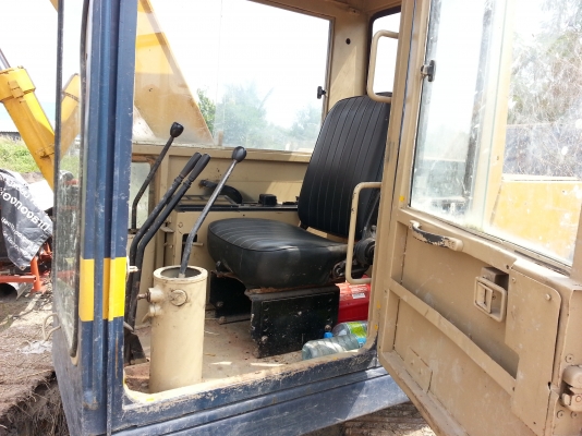 ขายแม็คโฮ โคมัสสุ pc60-3 ไม่ได้ใช้แล้วคับ 089-8374018