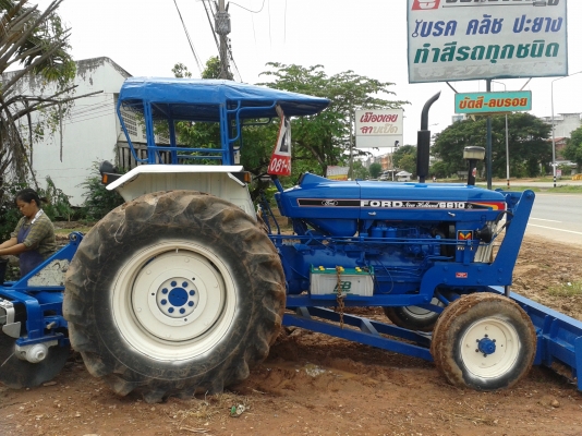 ขายรถไถฟอร์ด6600 ตัวเต็มเช็ดสภาพ มีใบดัน+ผาน7cmtเล่มทะเบียนครบ