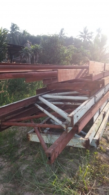 ขายจั่วถักกว้าง1.50 เมตรยาว 10 เมตร จำนวน 52 เส้นราคากิโลละ 15 บาท