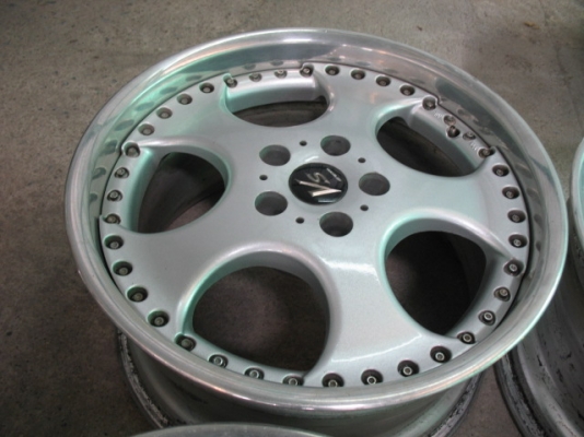 ------- ล้อแท้ 18 กว้าง 8.5 - 9.5 ล้อแยกชิ้นแท้ 15000 ------- ล้อแท้ 18 กว้าง 8.5 - 9.5 ล้อแยกชิ้นแท้ 15000