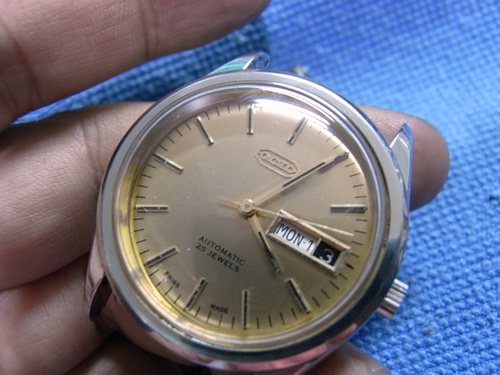 28พ.ย.56((น้าเล็ก)) นำเสนอนาฬิกา ข้อมือ หลายเรือน 28พ.ย.56((น้าเล็ก)) นำเสนอนาฬิกา ข้อมือ หลายเรือน