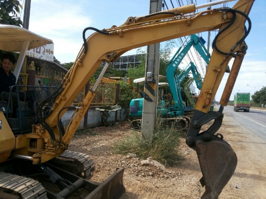 ขายรถขุด-ดัน KOMATSU pc 30-6 (ลายหัวเจาะ)รถเก่านอก 100\% สภาพดีพร้อมใช้งาน มีเอกสารแจ้งจำหน่าย