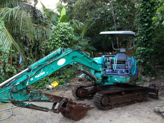 ขายรถขุด แมคโครเล็ก KOMATSU PC30-7 สภาพพร้อมใช้ราคาเบาๆ