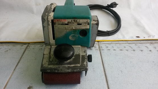 เครื่องขัดกระดาษทรายแบบสายพานmakita รุ่น 9401 (940w.) 4 นิ้วพร้อมใช้งานครับ