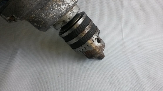 สว่านรอบช้าขนาด 5 หุน ยี่ห้อ HITACHI พร้อมใช้งาน ทนๆมากครับรุ่นนี้