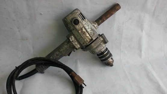 สว่านรอบช้าขนาด 5 หุน ยี่ห้อ HITACHI พร้อมใช้งาน ทนๆมากครับรุ่นนี้