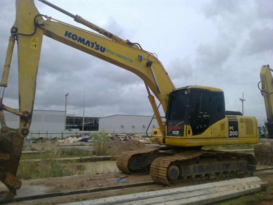 ขายโคมัสซุ 200-7 ไฟฟ้าครบ ราคา1,650,000 บาท เจ้าของขายเอง ราคาต่อรองได้