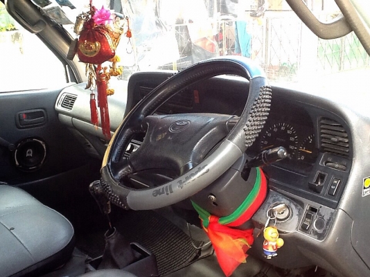 ขายรถตู้โตโยต้าไฮเอด