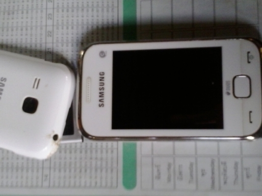 ขายโทรศัพซัมซุงแชมร์ ดูโอ้ใส่ใด้2ซิม เล่นเน็ตใด้ มีรอยตามการใช้งาน