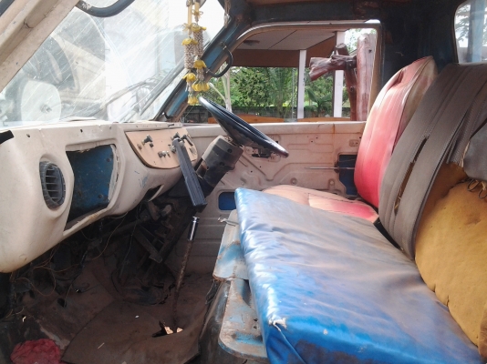 ISUZU ELF88 สี่ล้อ ทะเบียนขาด1 ปี เครื่องแหวนหลวมครับ