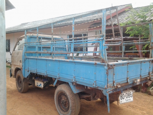 ISUZU ELF88 สี่ล้อ ทะเบียนขาด1 ปี เครื่องแหวนหลวมครับ