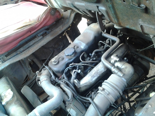 ISUZU ELF88 สี่ล้อ ทะเบียนขาด1 ปี เครื่องแหวนหลวมครับ