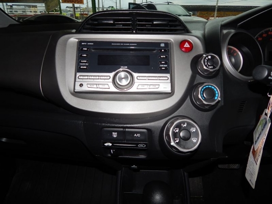 HONDA JAZZ i-VTEC 1.5 AT ปี 2009 HONDA JAZZ i-VTEC 1.5 AT ปี 2009