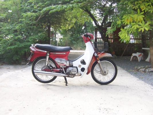 ดรีมคุรุสภาสีแดง สภาพดีมาก ทะเบียนเต็ม+เอกสารพร้อมโอนครบ