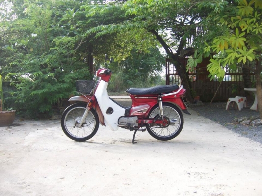 ดรีมคุรุสภาสีแดง สภาพดีมาก ทะเบียนเต็ม+เอกสารพร้อมโอนครบ