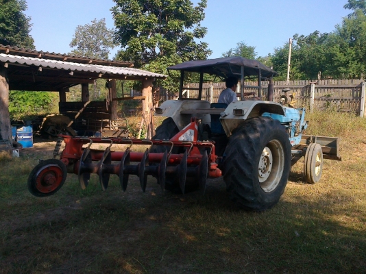 รถไถ FORD 6600 เสื้อลาย รถไถใช้งานปกติดี มีทะเบียนครบ