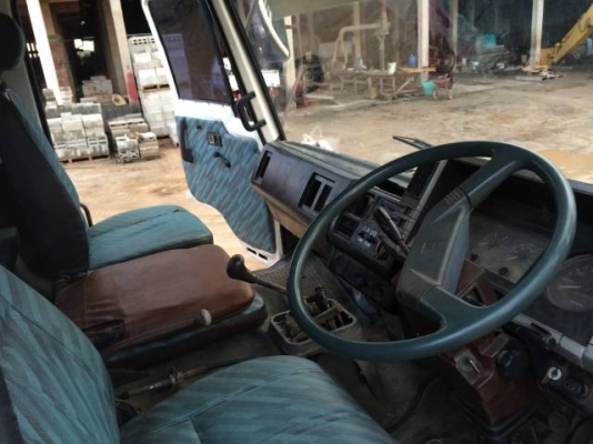 ขายรถ 10ล้อ ISUZU 2เพลาสโล Rocky 210 ติดเครนยูนิค 3 ตัน เครื่อง HINO HOD 195 ลงเล่มแล้ว ติดต่อ 081-2990958