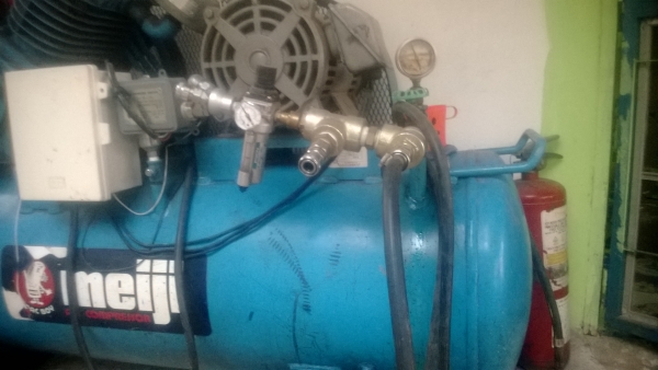 ปั้มลม4สูบ 7.5แรง MEIJI OSAKA JAPAN ปั้มลม4สูบ 7.5แรง MEIJI OSAKA JAPAN