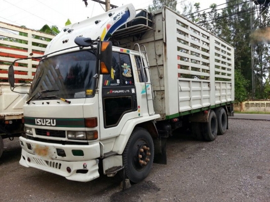 รถอีซูซุ 10 ล้อ รั้ว FVM เปลื่ยนเครื่อง 175 แรงม้า.  สนใจติดต่อ 081 - 6079515