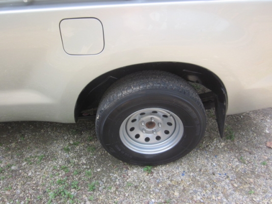 ขายวีโก้ตอนเดียว  เครื่อง 3.0  มือเดียวป้ายแดงครับ