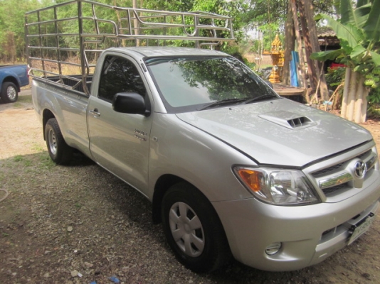 ขายวีโก้ตอนเดียว  เครื่อง 3.0  มือเดียวป้ายแดงครับ