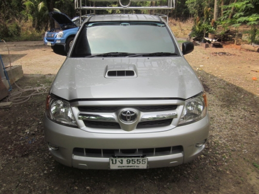 ขายวีโก้ตอนเดียว  เครื่อง 3.0  มือเดียวป้ายแดงครับ