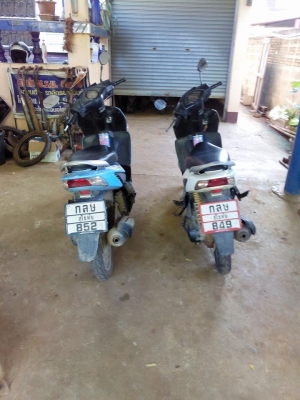 คลิ๊กปี49สองคัน