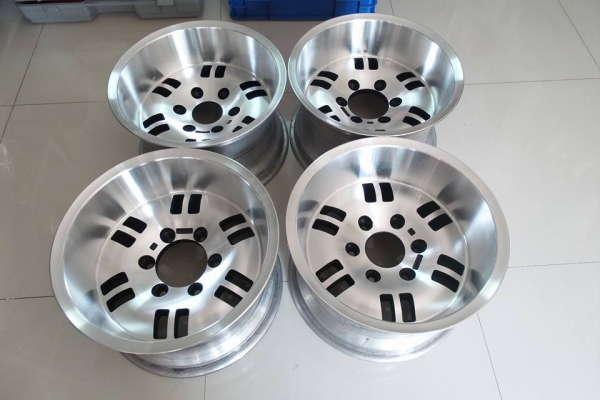 เอ็นไก 15x8.5 et-20 8900บาท เอ็นไก 15x8.5 et-20 8900บาท