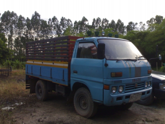 ขาย4ล้อกลาง ISUZU 85แรง เครื่องดี คัทชีสวย ขับดีสุดๆ พร้อมใช้งานคับ