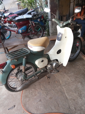 -ขาย c100 มีเล่ม เลขเครื่องโคลงตรงกัน