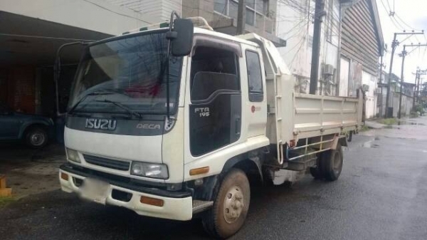 ขายรถบรรทุกหกล้อดั๊มพ์ Isuzu deca เครื่อง 195 แรง  ยาง 8.25 กระบะดั๊มพ์ 3.80 เมตร  ปี 53