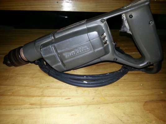 ขายสว่านไฟฟ้าขนาดจับดอก4หุนโครงสร้างเป็นอลูมิเนียมทั้งตัวเจาะกระแทกได้2ระบบยี่ห้อmakita