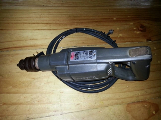 ขายสว่านไฟฟ้าขนาดจับดอก4หุนโครงสร้างเป็นอลูมิเนียมทั้งตัวเจาะกระแทกได้2ระบบยี่ห้อmakita