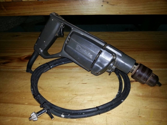 ขายสว่านไฟฟ้าขนาดจับดอก4หุนโครงสร้างเป็นอลูมิเนียมทั้งตัวเจาะกระแทกได้2ระบบยี่ห้อmakita