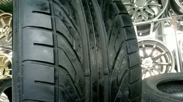 ขายยาง 245 40 18 DZ 1คู่4500